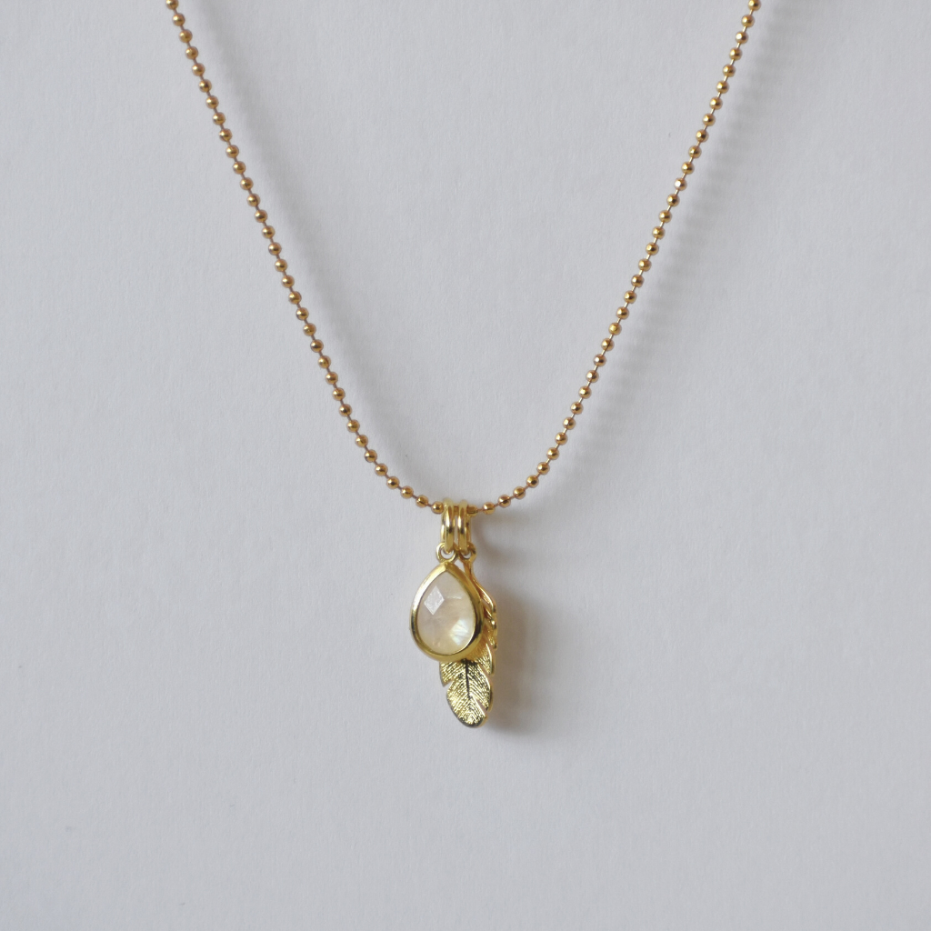 Halskette Mondstein oder Labradorit mit Feder