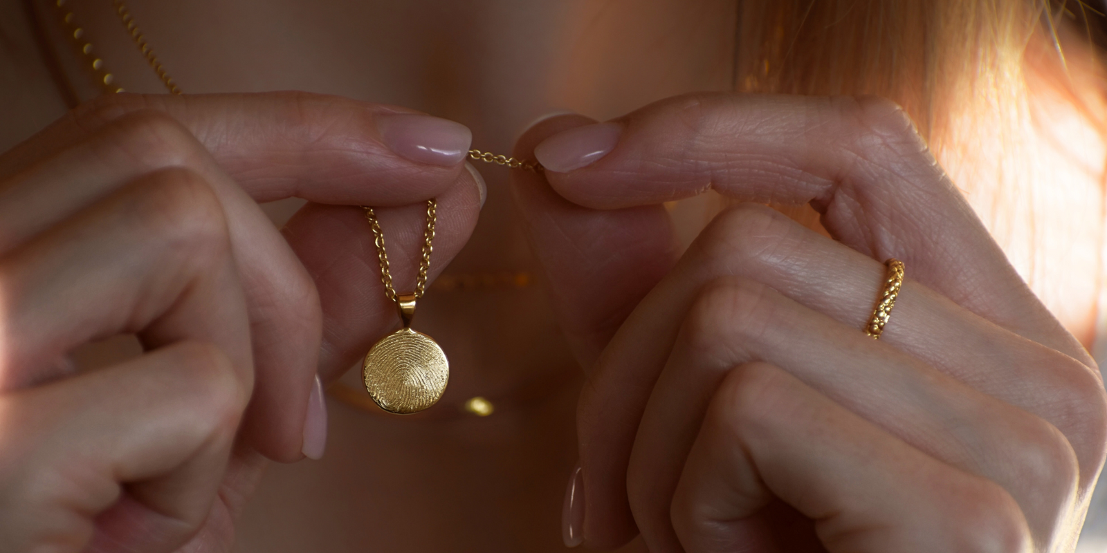 Gravurschmuck, Fingerabdruckhalskette, Fingerabdruckschmuck, Schmuckstücke mit Gravur