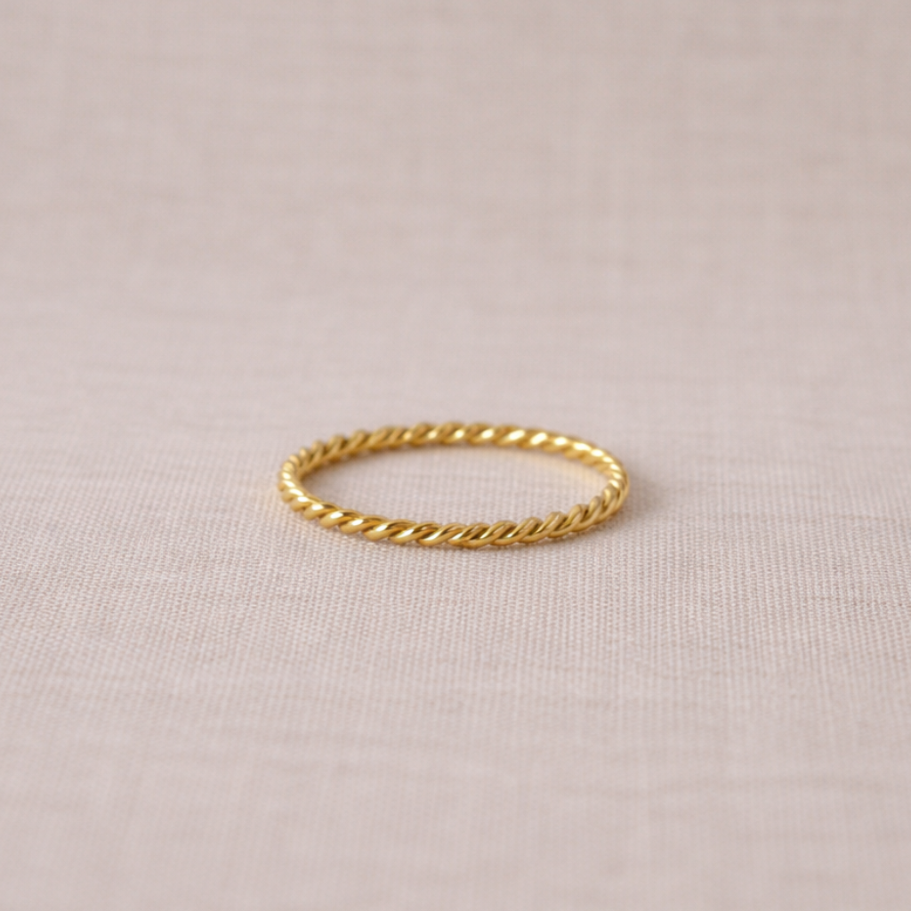 Fingerring twistet