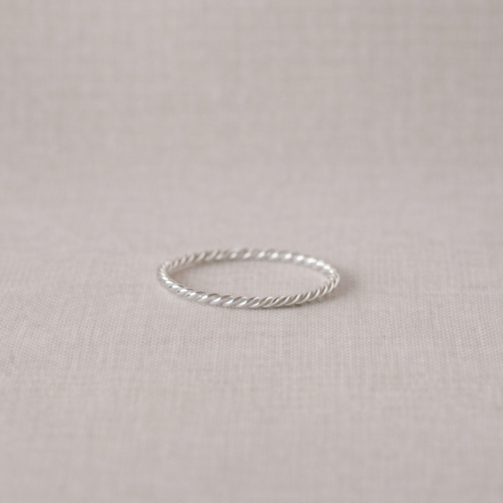 Fingerring twistet