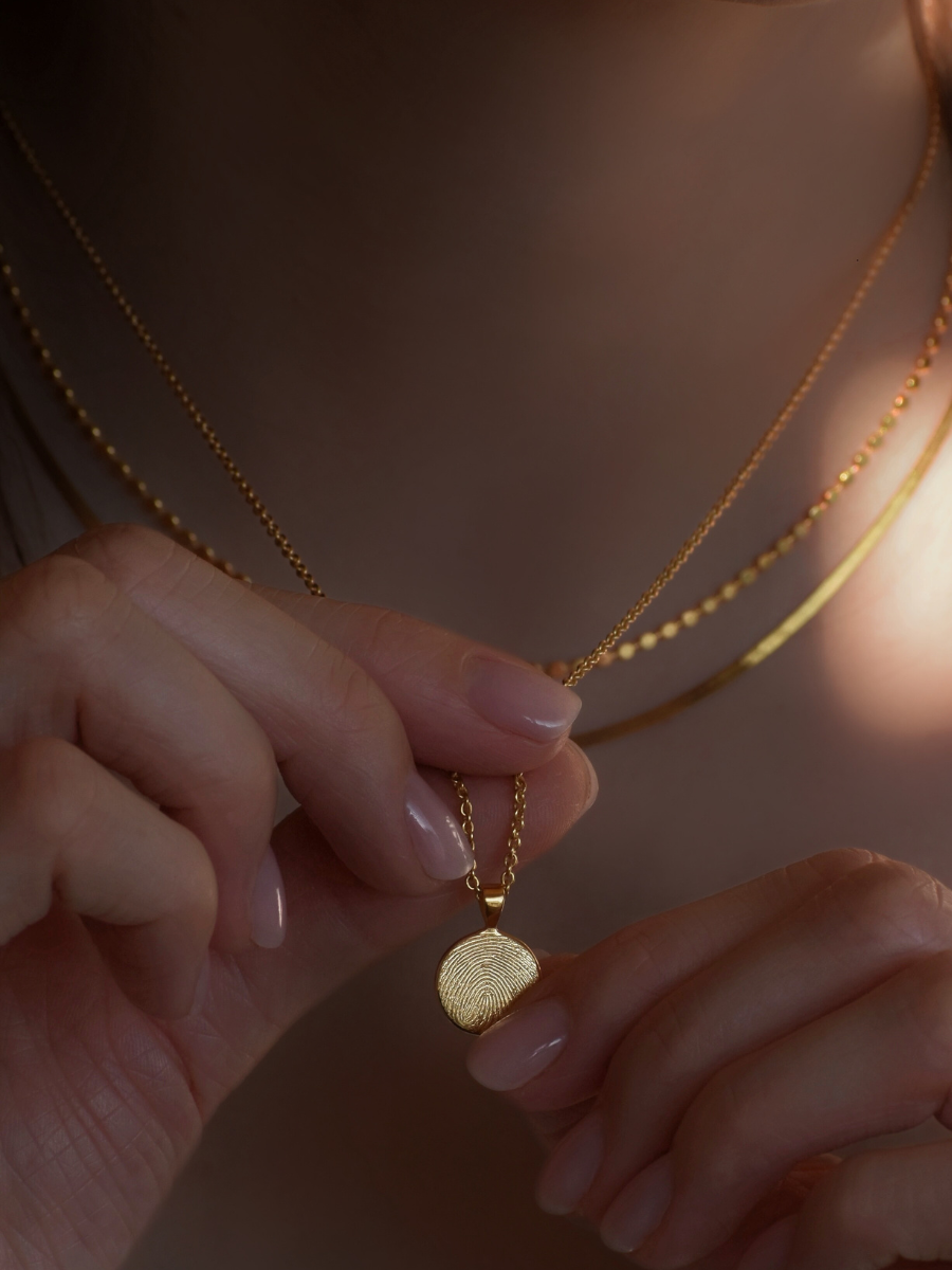 Gravurschmuck, Fingerabdruckgravur, Gravurhalskette, personalisierbarer Schmuck
