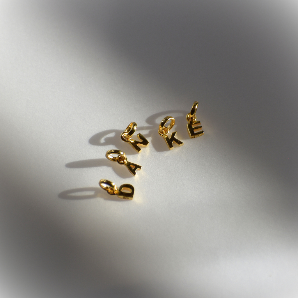 Armband Ava | Buchstaben und Zahlen