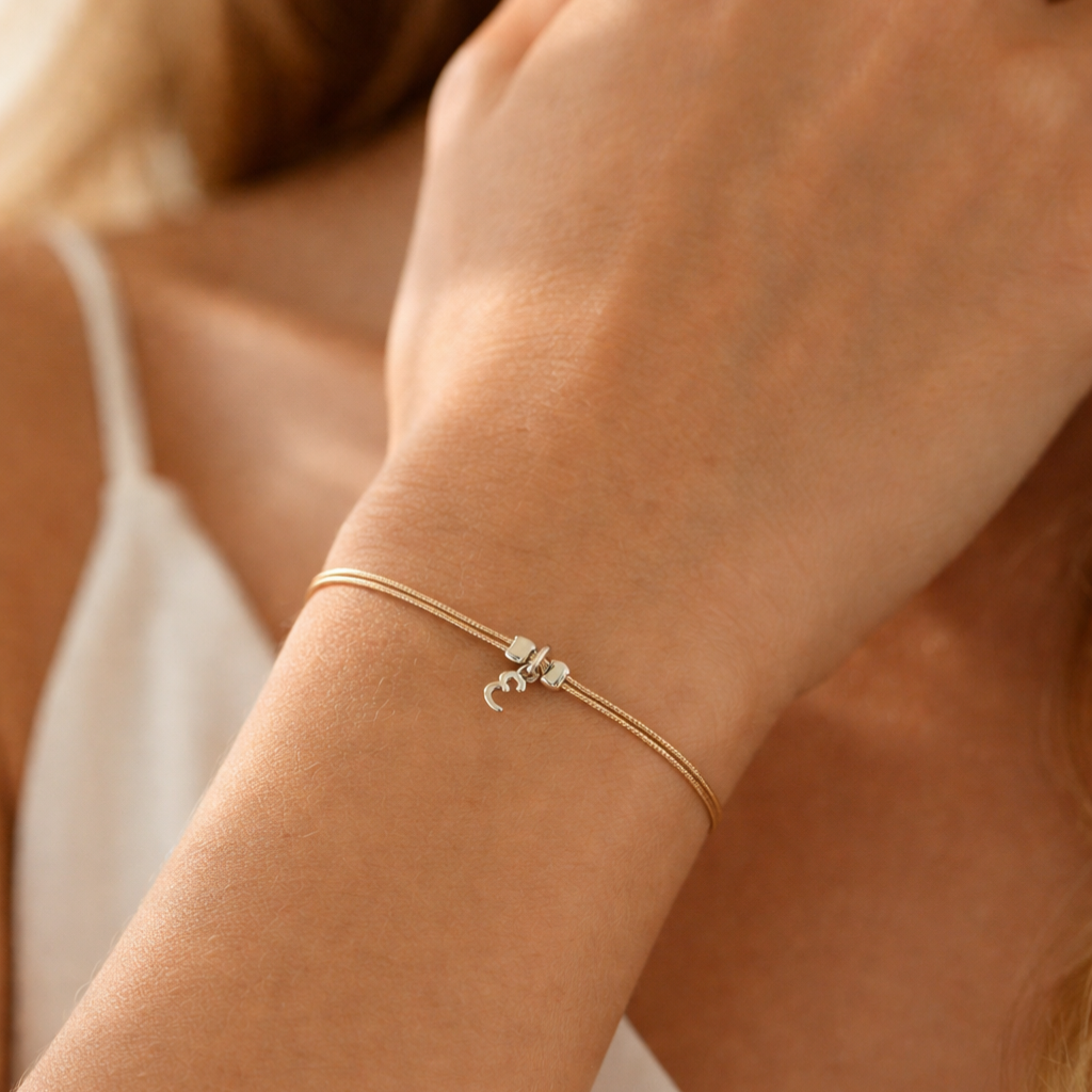 Armband Ava | Buchstaben und Zahlen